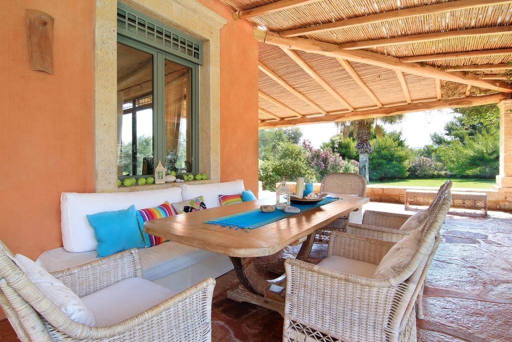 Vouliagmeni Villa أثينا المظهر الخارجي الصورة